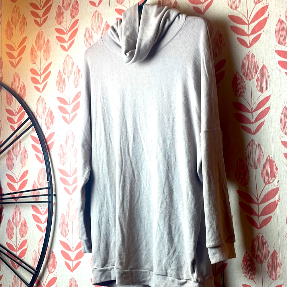 Michael Lauren, 50% Poly And 50% Cotton, Size L